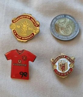 Manchester united man united lapel badge collection