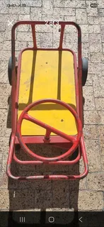 Vintage 1970s Tom Tom metal frame push pull cart