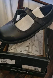 Womens size 9 Green Cross Black velcro strapped school shoes