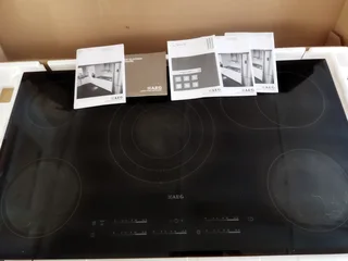 Glass touch hob