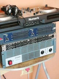 Fidek Amp, Behringer Xover,dbx Eq