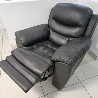 3 PCE Leather Lounge Suite - 5 Action