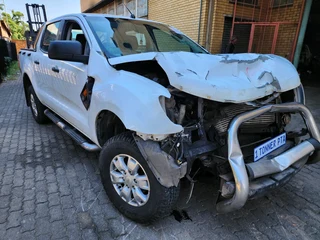 2015 Ford Ranger 2.2 High kw,  6 speed, Breaking for spares