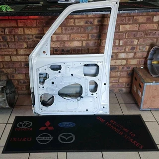 Mahindra Scorpio Right side doorshell