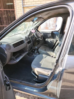 Nissan Np200 1.6 8v Stripping for spares