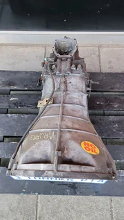 Nissan Navara 4.0i 4x2 (man) gearbox available