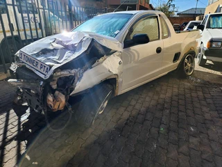 Corsa Utility 1.7D breaking for spares