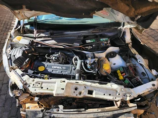 Corsa Utility 1.7D breaking for spares