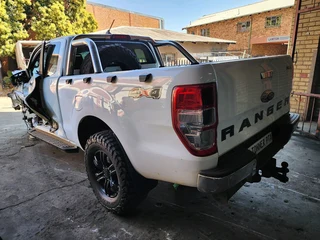 Ford Ranger 2.2td 4x4 Auto bracking for spares