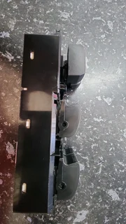 Isuzu D-Max driverside windowswtich