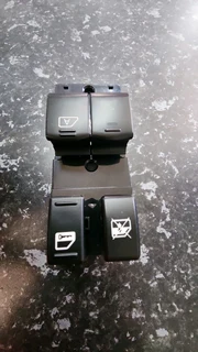 Nissan Navara window switch