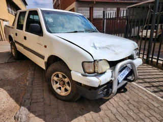 Isuzu 2.0i (C20) breaking for spares