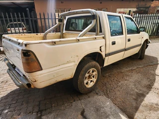 Isuzu 2.0i (C20) breaking for spares