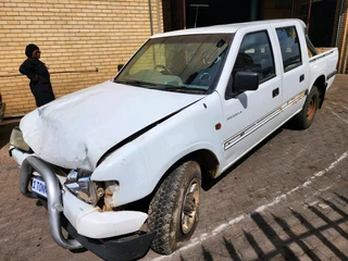 Isuzu 2.0i (C20) breaking for spares