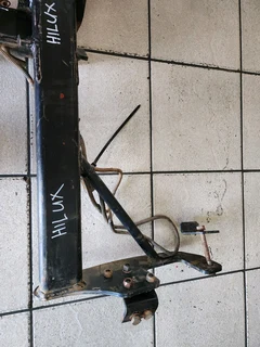 Toyota Hilux double cab 04-16 towbar