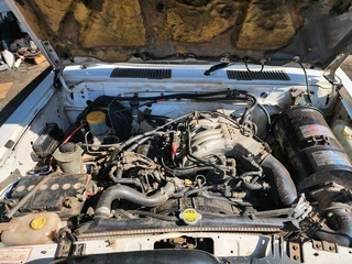 1 Tonner Sani 3.0i v6 4x4 breaking for spares