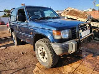 Pajero 3.0i swb stripping for spares