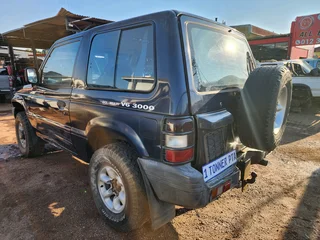 Pajero 3.0i swb stripping for spares