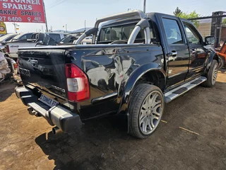 Isuzu 3.5 v6 breaking for spares