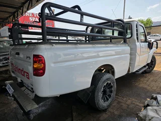 Mahindra S6 single cab, Cattle rail available