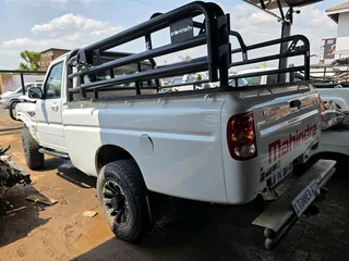 Mahindra S6 single cab, Cattle rail available