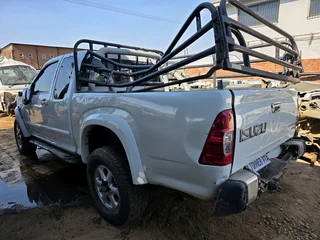 Isuzu 3.0td 4x4 breaking for spares