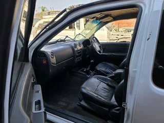 Isuzu 3.0td 4x4 breaking for spares