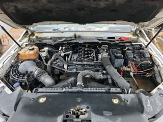 T7 Ford Ranger 2.2td 4x4 breaking for spares