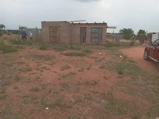 Stand with small house for immediate sale