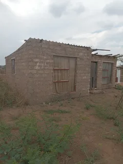 Stand with small house for immediate sale