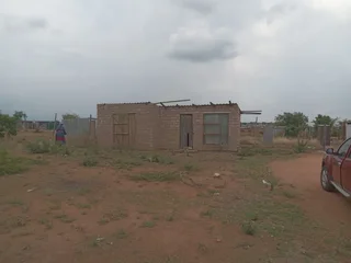 Stand with small house for immediate sale