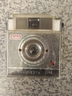 VINTAGE KODAK BROWNIE FIESTA CAMERA R150