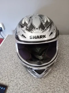 SHARK HELMET PAINT IS PEELING OF AND NO VISOR. SIZE SMALL