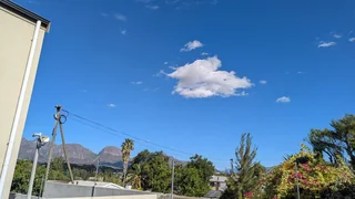 House For Sale In Uitsig Ravensmead R350 000