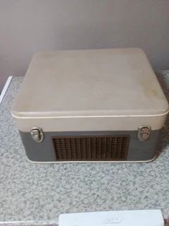 1950,S REAL TO REAL TAPE RECORDER WITH SPEAKER.  PHILIPS  COMES ON BUT NOT WORKING PROPERLY R350