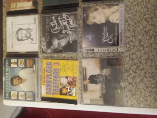 CD,S MEESTAL AFRIKAANS 30 TEEN R5 EEN. MOET ALMAL NEEM