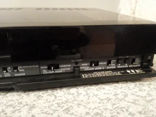 SHARP VHS VIDEO MACHINE 4  HEAD SUPER MULTI  WITH REMOTE DOES COME ON BUT NOT WORKING PROPERLY