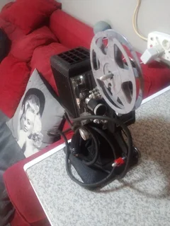 1930,S KODASCOPE 8 MM PROJECTOR MADE IN BRITTAIN  R350