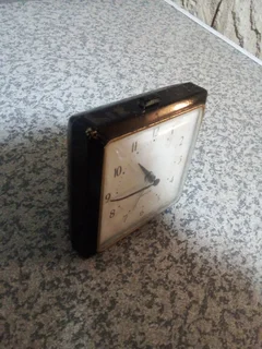 VINTAGE WESTCLOCK 1950,S.  R150. SELLING AS ORNAMENT R125 or Make an Offer