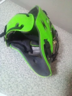 HOCKY GOALKEEPER HELMET IN MINT CONDITION R250. CAN,T SEE THE SIZE