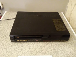 Sharp Vhs Video Machine 4  Head Super Multi  With Remote Does Come On But Not Working Properly