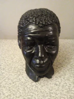 Mandela  Sculpture R175. 30 Cm