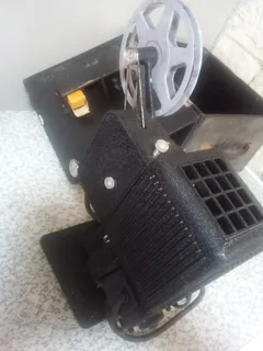 1930,S KODASCOPE 8 MM PROJECTOR MADE IN BRITTAIN  R350