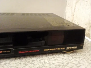 SHARP VHS VIDEO MACHINE 4  HEAD SUPER MULTI  WITH REMOTE DOES COME ON BUT NOT WORKING PROPERLY