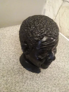 Mandela  Sculpture R175. 30 Cm