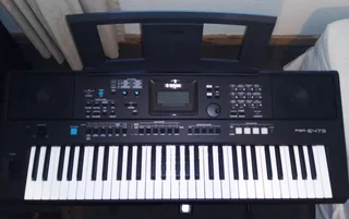 Yamaha PSR E473 Digital Keyboard Arranger Workstation