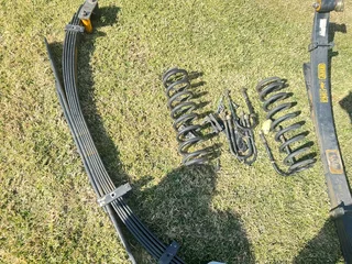 Old Man Emu Leaf Springs kit