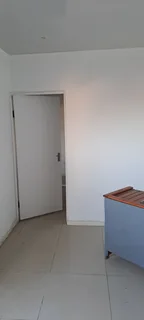 Separate entrance 1 bedroom. Next to westgate mall.