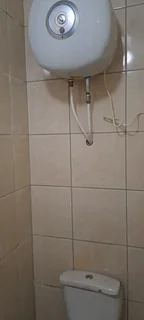 Separate entrance 1 bedroom. Next to westgate mall.