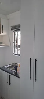 Separate entrance 1 bedroom. Next to westgate mall.